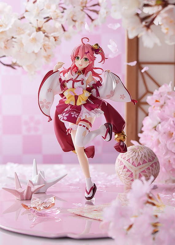 From the popular VTuber group "hololive production" comes a POP UP PARADE figure of the elite shrine maiden Sakura Miko!