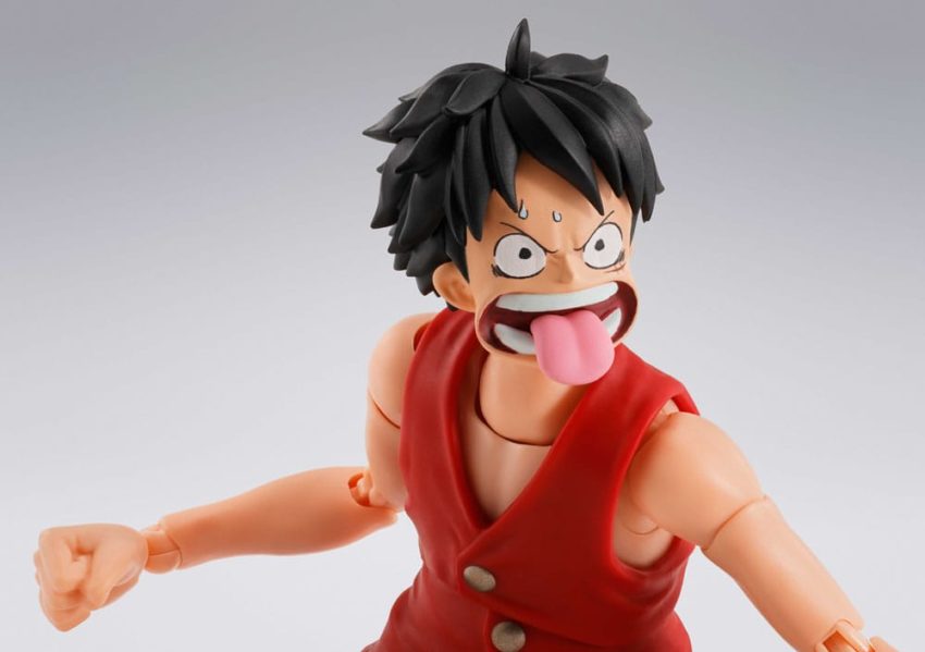 One Piece S.H.Figuarts Action Figure Dracule Mihawk Hawkeye 17 cm by Bandai Tamashii Nations - One Piece