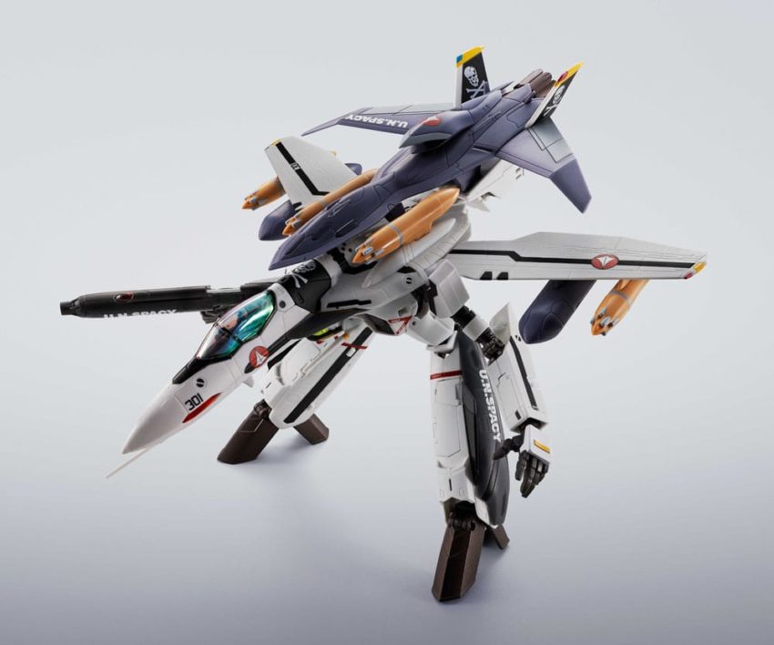 Macross 7 Hi-Metal R Action Figure VF-0S Phoenix (Roy Focker Use) & QF-2200D-B Ghost Set 14 cm by Bandai Tamashii Nations - Macross