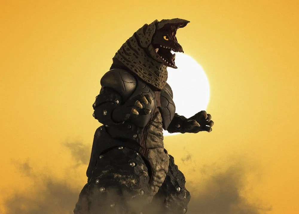 Ultraman Series S.H.Figuarts Shinkocchou Seihou Action Figure Golza 30th Anniversary Edition 15 cm by Bandai Tamashii Nations - Ultraman